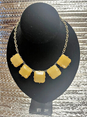 Statement Pendant Necklace in Yellow & Gold